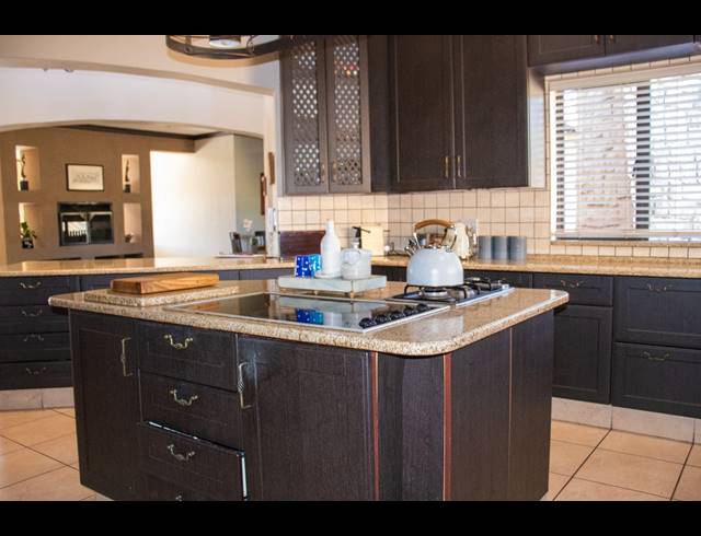 4 BEDROOM HOUSE FOR SALE IN BLUE SADDLE RANCHES